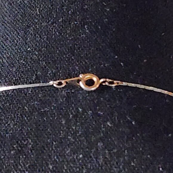 Seven Graduated Sterling Silver Round Ball Spheres on a Silver 17.5" Cobra Chain - Picture 13 of 16